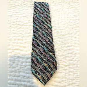 Tundra silk necktie.
